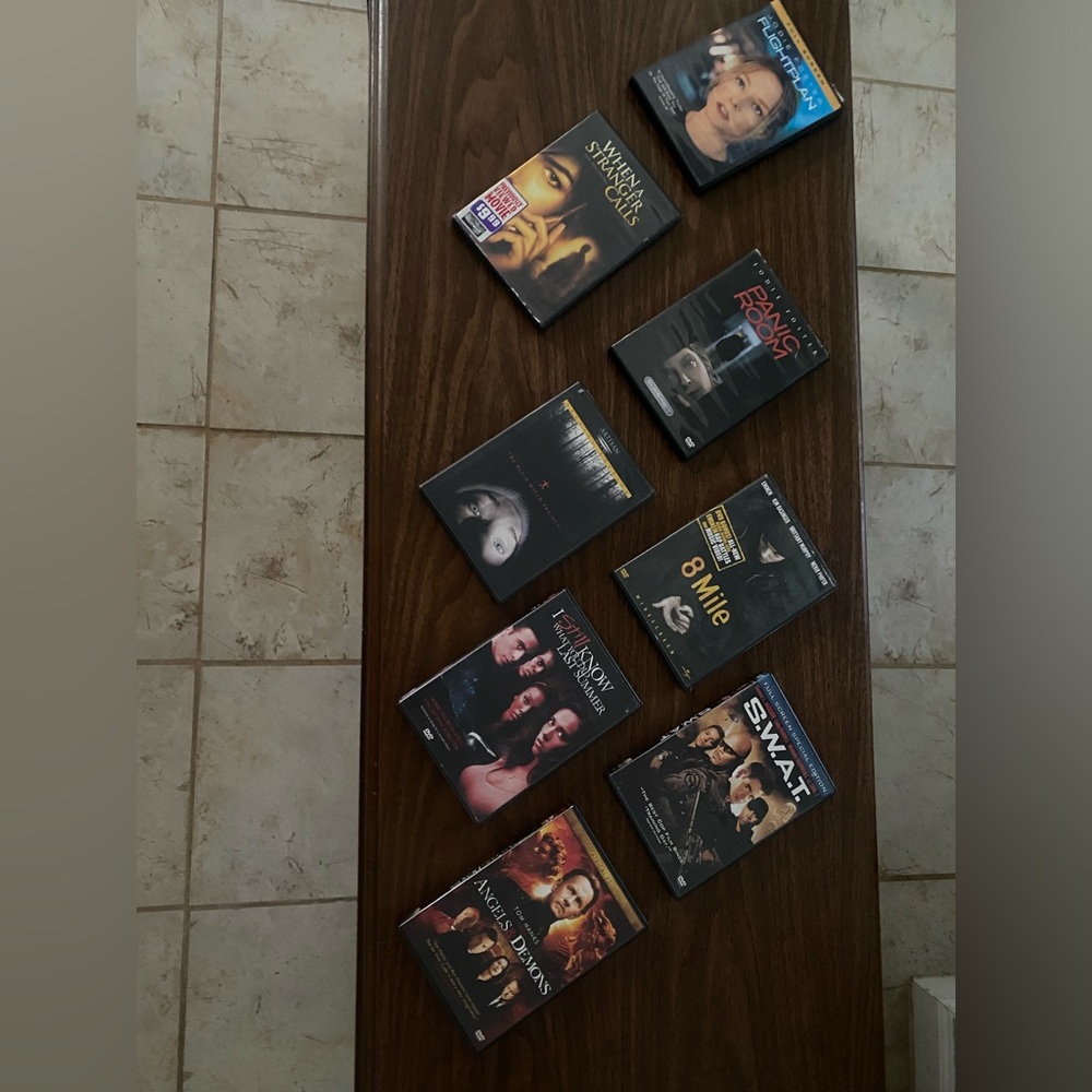 Bundles of 8 DVD Movie Collection